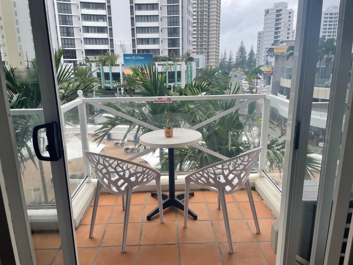 Broadbeach Holiday Apartments Guldkusten Exteriör bild