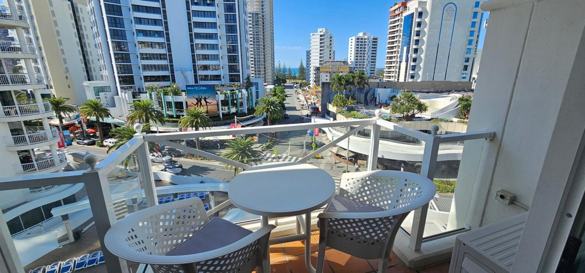 Broadbeach Holiday Apartments Guldkusten Exteriör bild