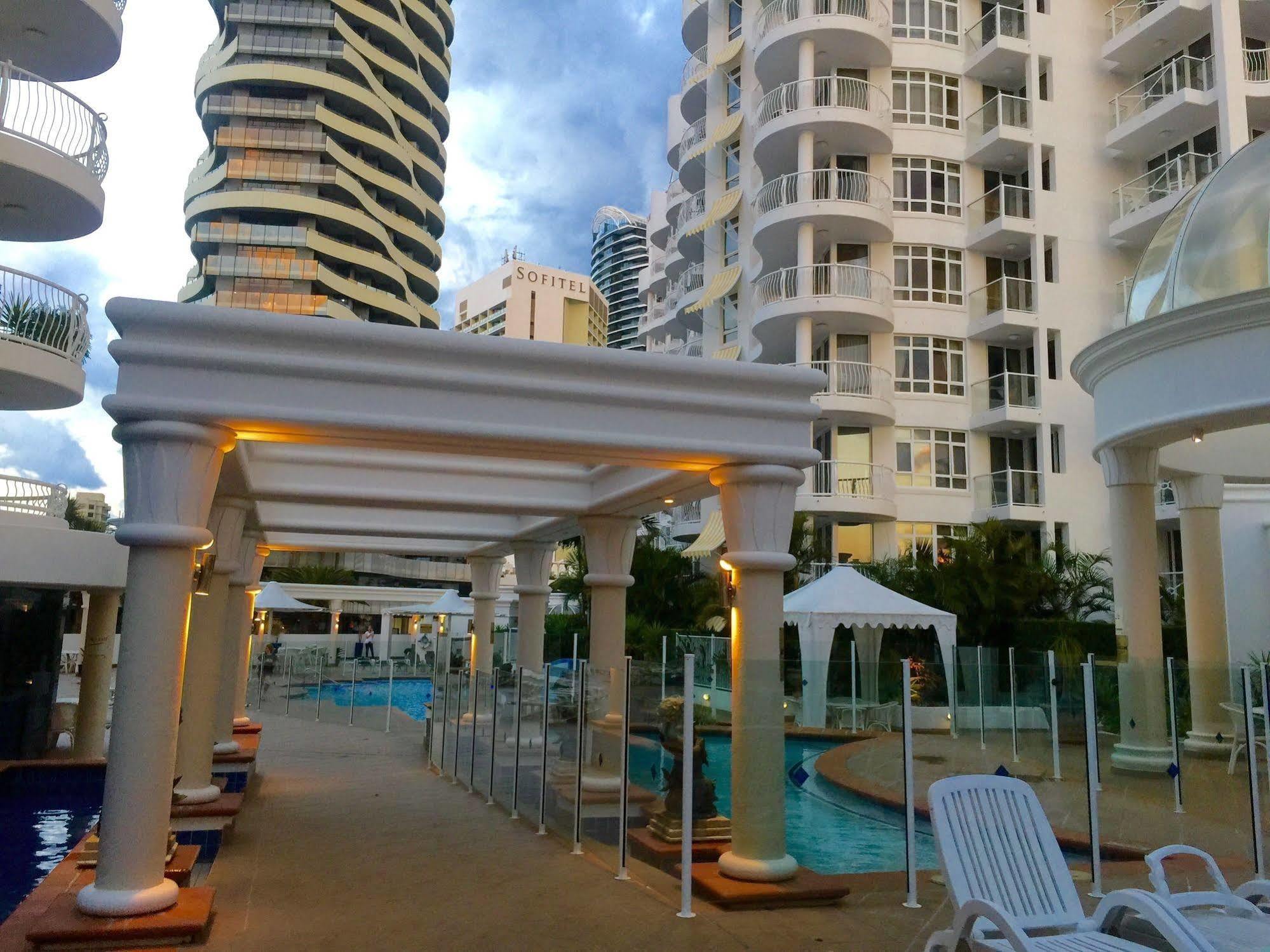 Broadbeach Holiday Apartments Guldkusten Exteriör bild
