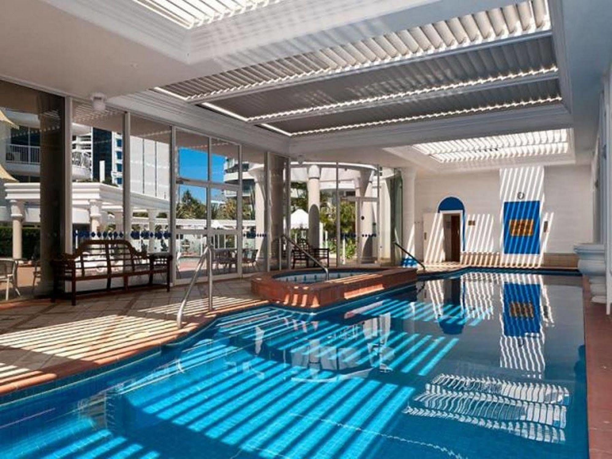 Broadbeach Holiday Apartments Guldkusten Exteriör bild
