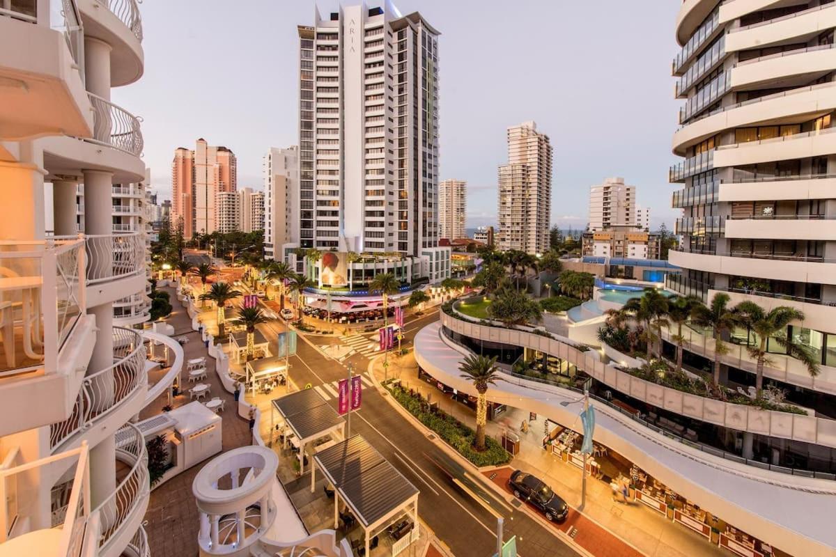 Broadbeach Holiday Apartments Guldkusten Exteriör bild